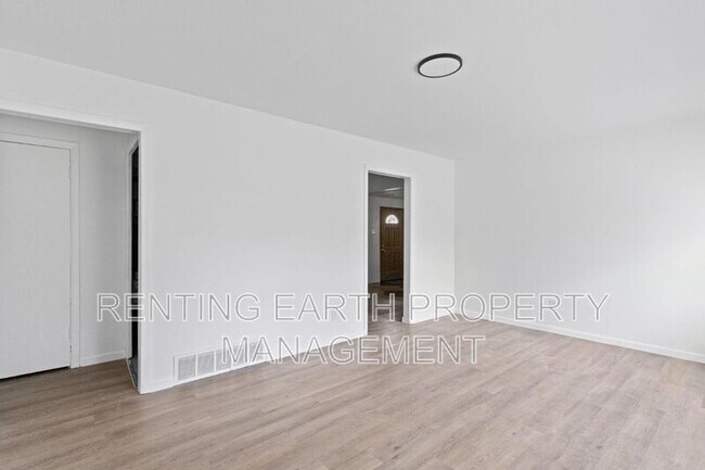 Foto del edificio - 9835 Winkler Dr