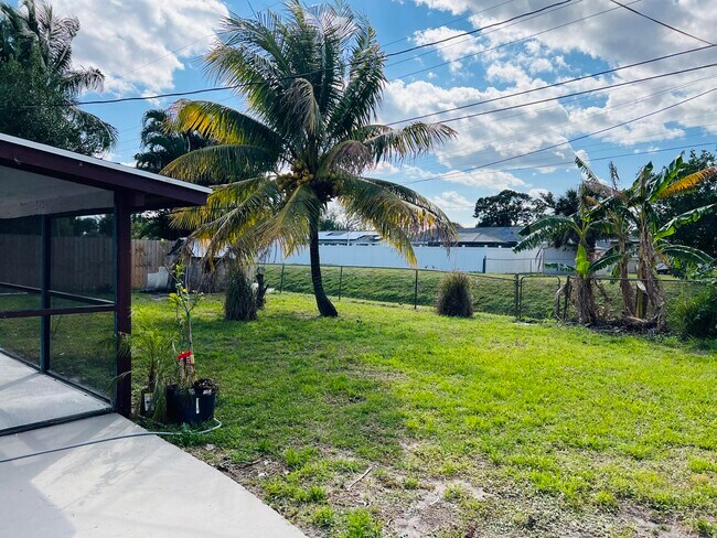 Foto del edificio - 9513 Keating Dr