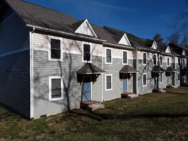 Building Photo - 319 2nd St