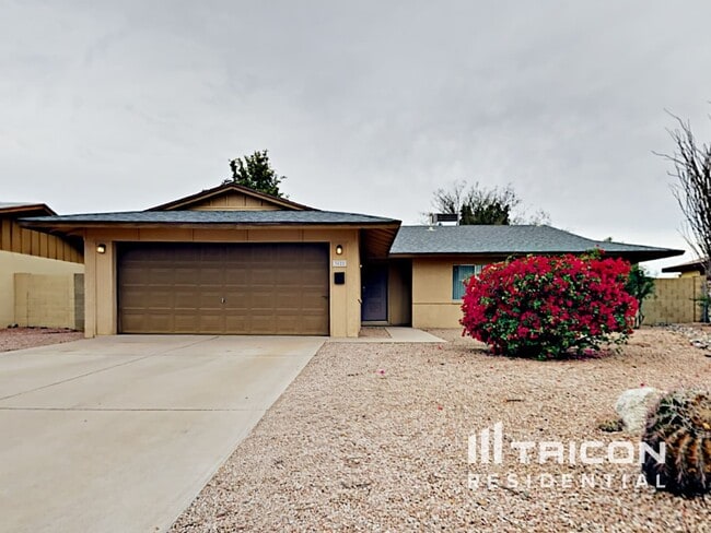 Building Photo - 3822 W Mauna Loa Ln
