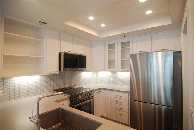 Foto del edificio - 880 W 1st St