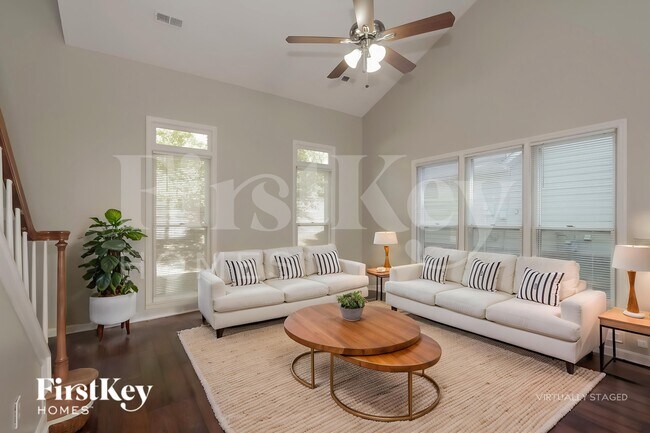 Foto del edificio - 7906 Trotter Rd