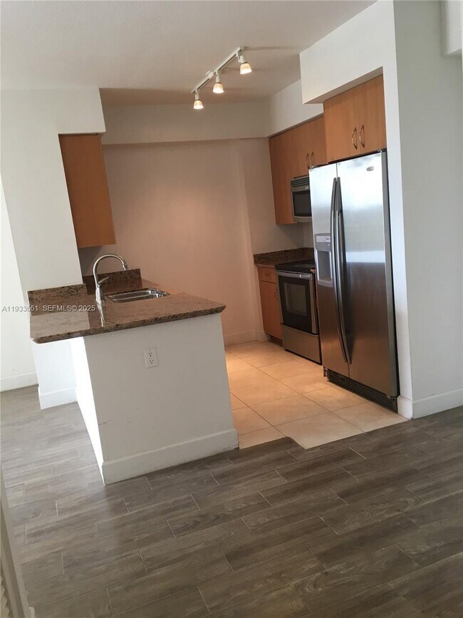 Foto del edificio - 1830 Radius Dr