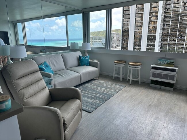 Building Photo - Waikiki Studio with Ocean Views
