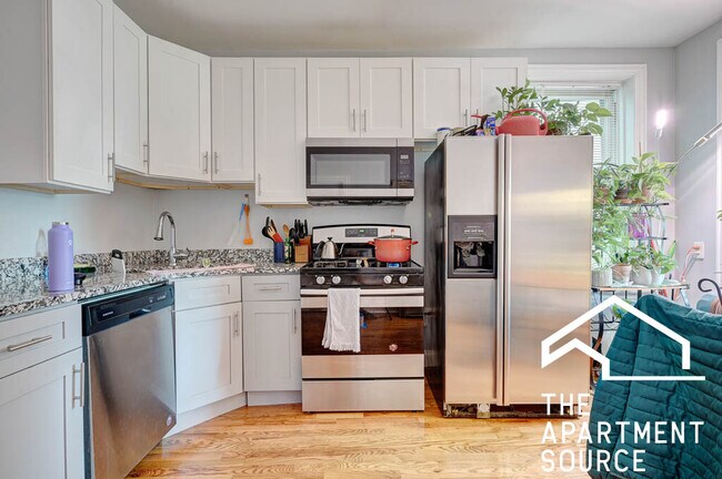 Building Photo - 3064 N Haussen Ct