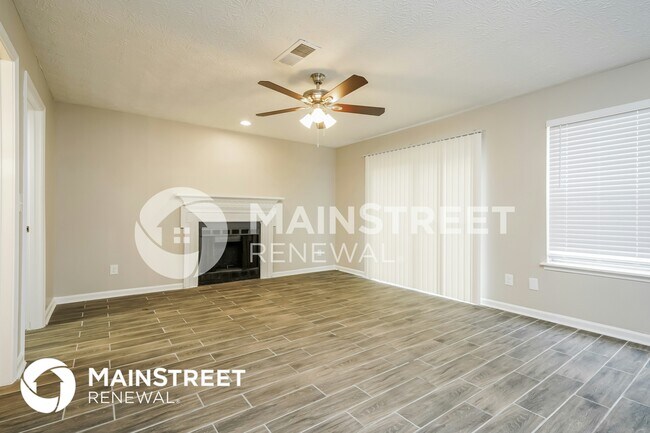 Foto del edificio - 5450 Forest Downs Cir