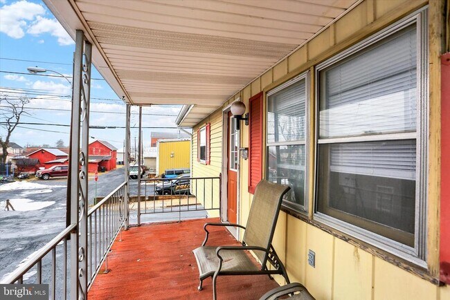 Foto del edificio - 105 W Main St