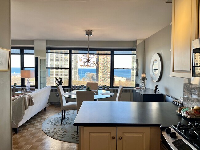 Foto del edificio - 1540 N State Pkwy