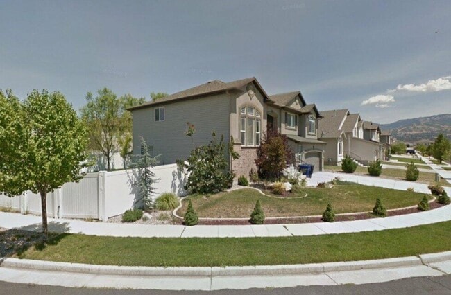 Building Photo - 980 Woodstock Dr