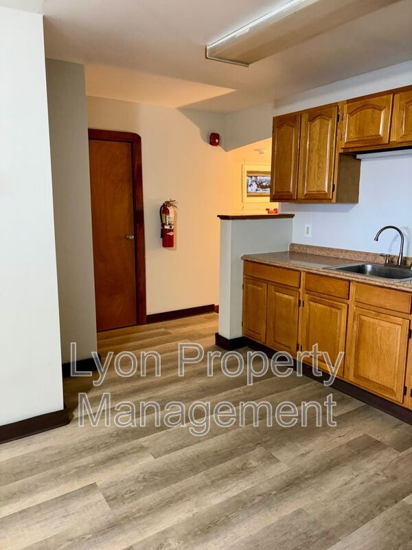 Building Photo - 50 Hedley Ave