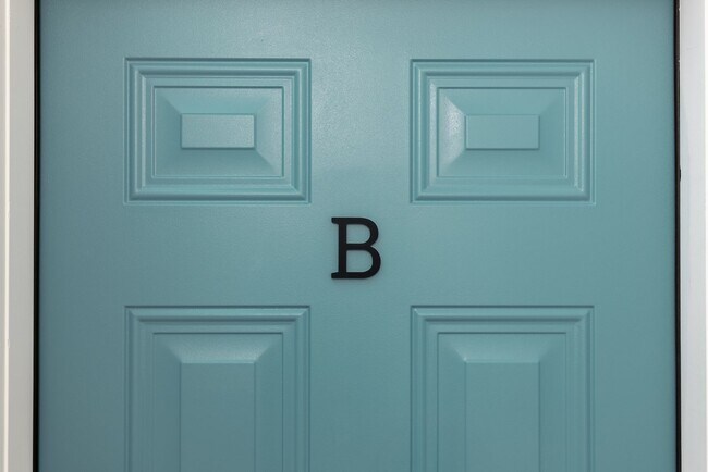 Building Photo - $500 OFF March Rent! Luxury Ground-Floor 1BR Walk to SCAD