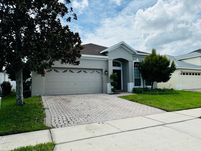 Building Photo - BEAUTIFUL 3 Bedroom with an Adjacent Offic...