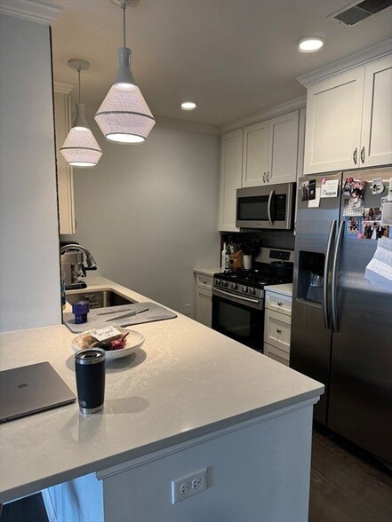 Photo - 728 E Broadway Apartment