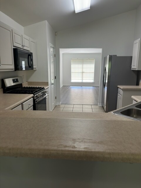 Foto del edificio - Spacious, Stylish, and Move-In Ready – 4-B...