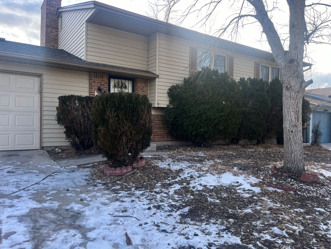 2520 Prescott Cir E, Colorado Springs, CO 80916 House Rental in