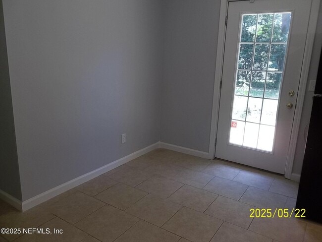 Building Photo - 7816 Delaroche Dr