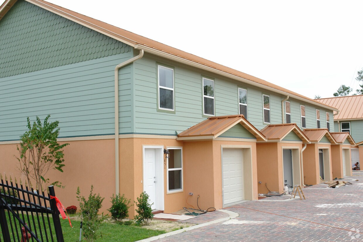 Building Photo - 0000000 Navy St