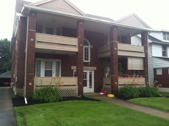 Foto principal - 205 E Broadway Ave