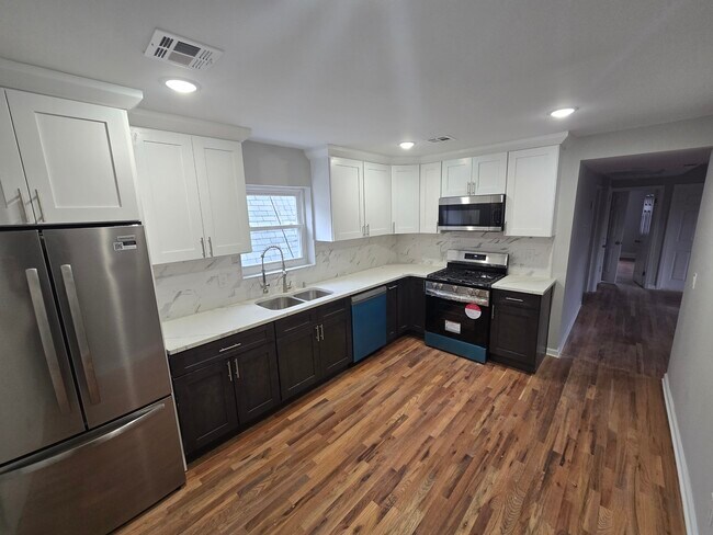 Foto del edificio - 231 N Clinton St