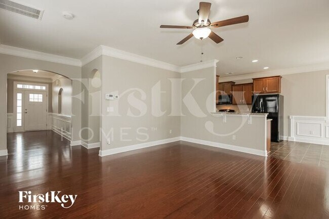Foto del edificio - 402 Knothole Ln