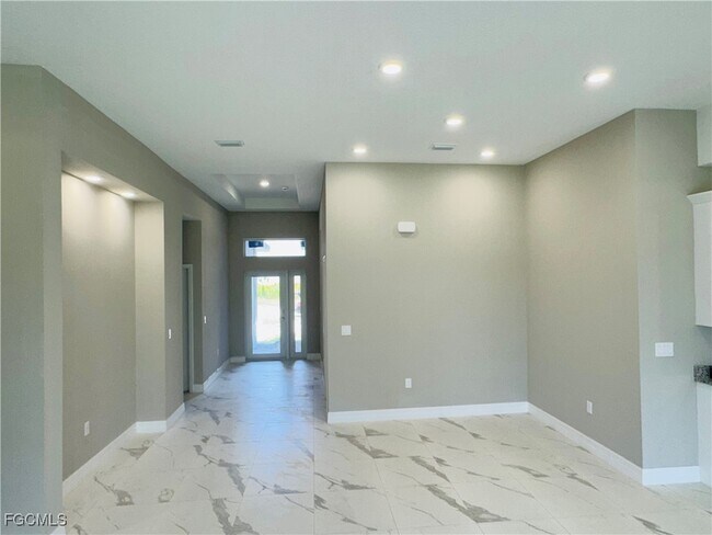 Building Photo - 543 McArthur Blvd