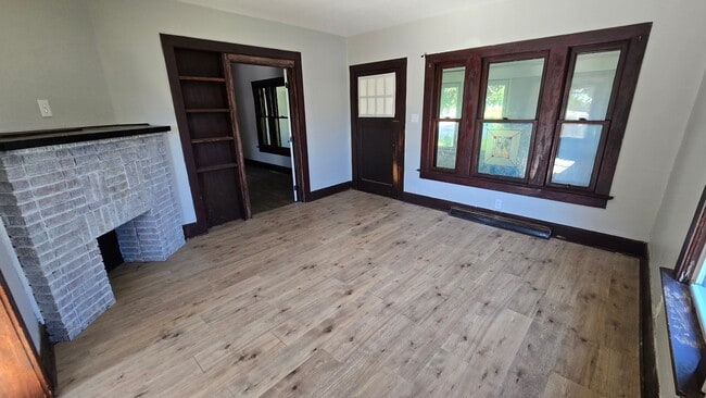 Foto del edificio - 537 Woodville Rd