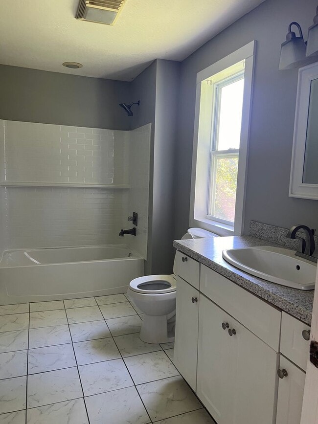 Foto del edificio - 3 Bed/1 Bath House