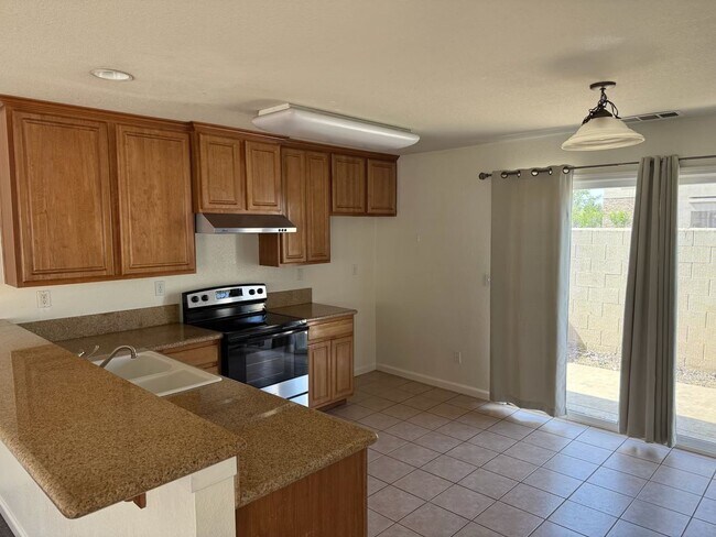 Building Photo - GREAT STOCKTON NEIGHBORHOOD! CLEAN UNIT WI...