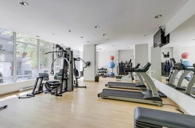 Building Photo - 1088 Richards St