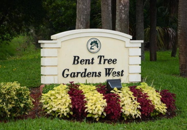 Building Photo - 9960 Pineapple Tree Dr