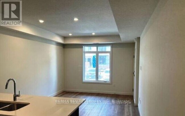Photo du bâtiment - 405-405 Myers Rd