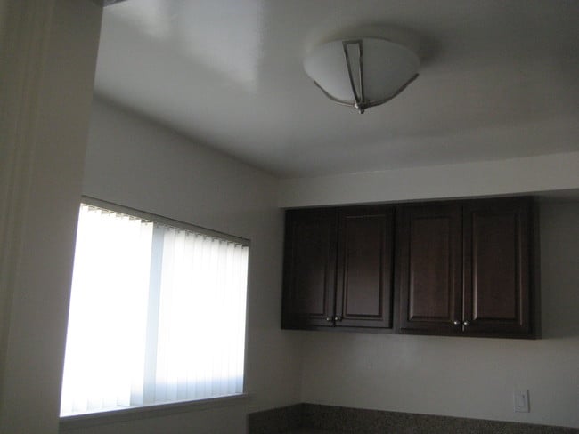 Building Photo - 5150 Woodman Ave