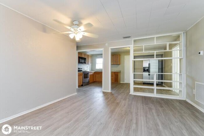 Foto del edificio - 7103 28th St E, Sarasota, FL 34243