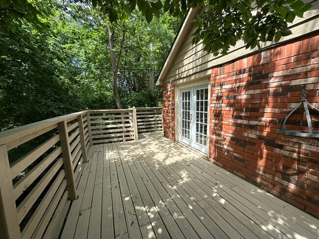 Foto del edificio - 525 Ridgecrest Rd