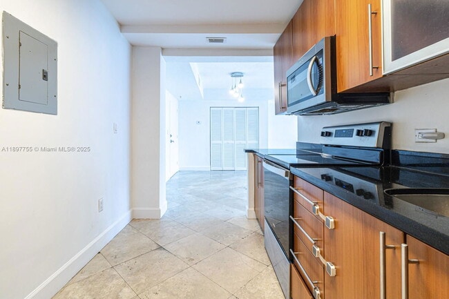 Building Photo - 7501 E Treasure Dr