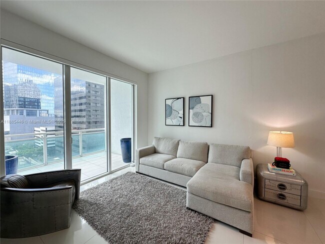 Foto del edificio - 950 Brickell Bay Dr