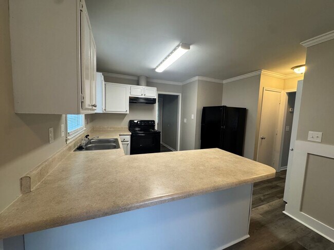Building Photo - Great three bedroom, two bath house. Great...
