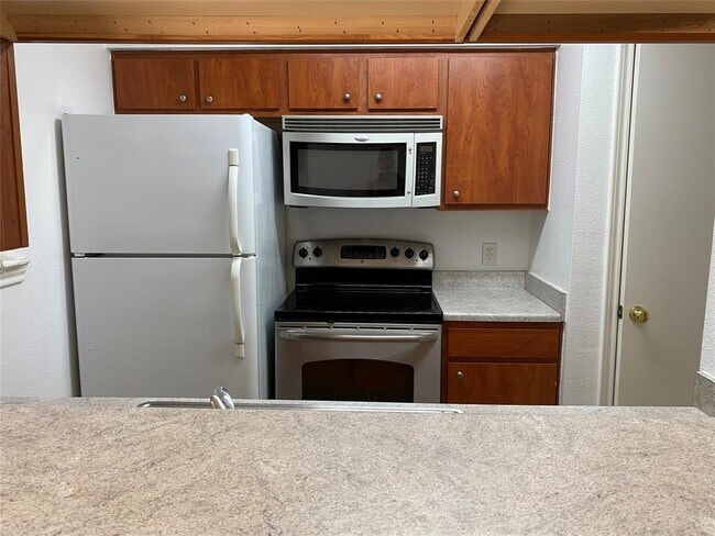 Building Photo - 15534 Zabolio Dr