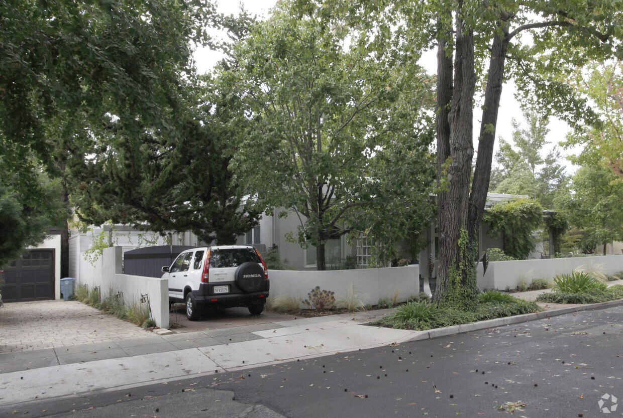 Primary Photo - 134 Tasso Ct