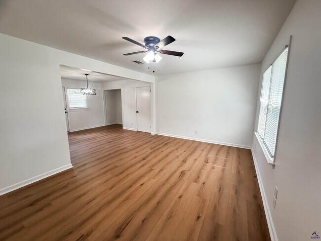 Foto del edificio - 1006 Taylors Mill Rd