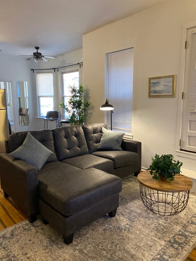 Living room - 21 N 4th St