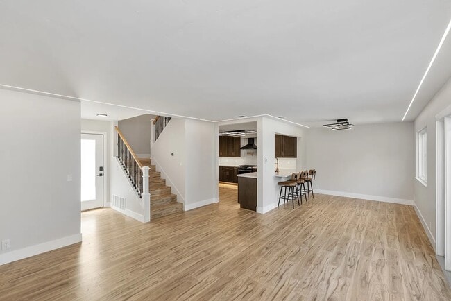 Building Photo - 3106 Avenida Christina