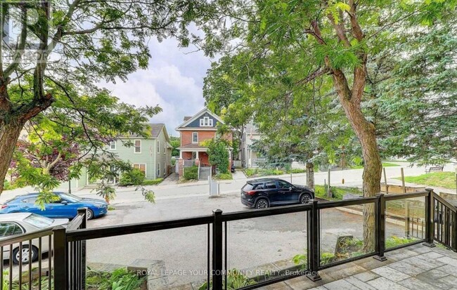 Building Photo - 451-451 Botsford St