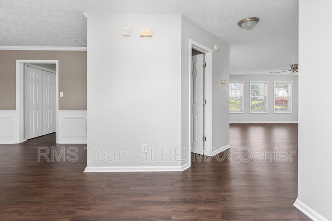 Building Photo - 1616 Amhearst Oaks Ct