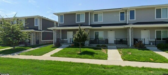Building Photo - 3BR 2.5ba Townhome in Waukee, IA, available July 6th!