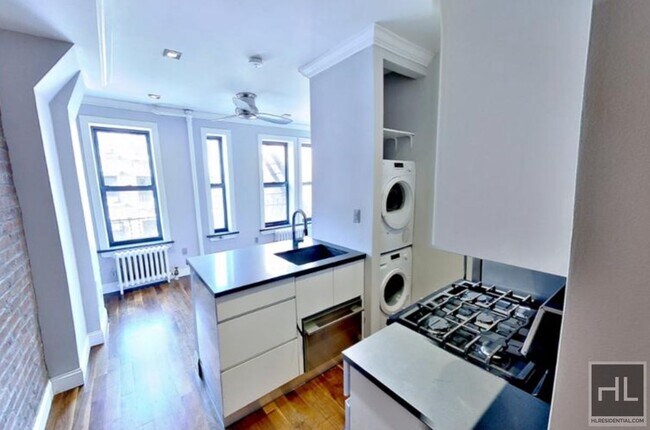 Foto del edificio - No Fee - Renovated 1-Bedroom in Prime SoHo...