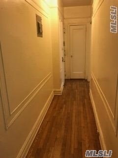 Foto del edificio - 877 Empire Blvd