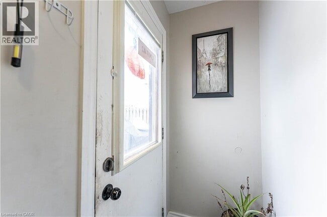 Photo du bâtiment - 185 Bellingham Dr