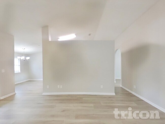 Building Photo - 8539 Shuter Ct