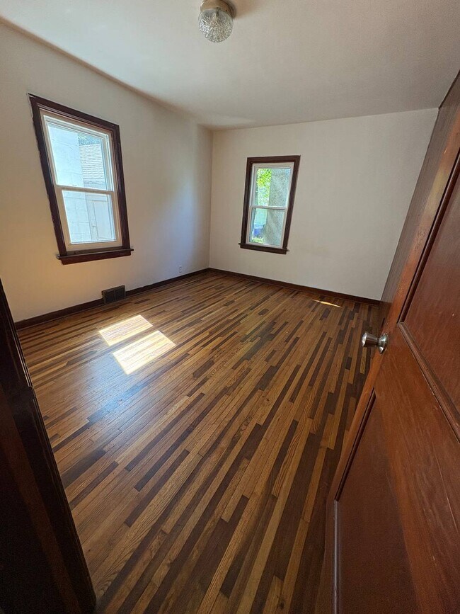 Foto del edificio - 425 3rd Ave SE